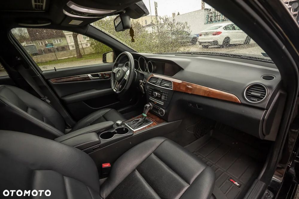 Mercedes-Benz Klasa C 300 7G-TRONIC - 20