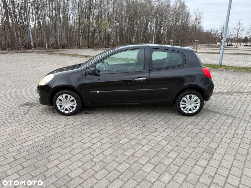 Renault Clio 1.2 16V 75 Expression - 2