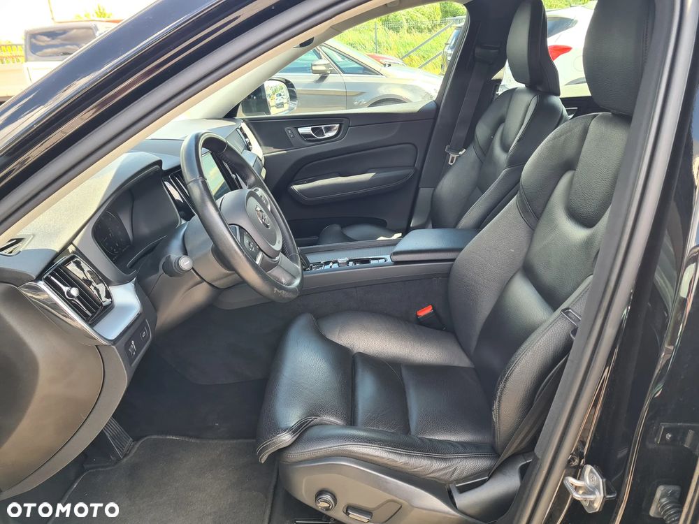 Volvo XC 60 B4 D AWD Momentum - 13