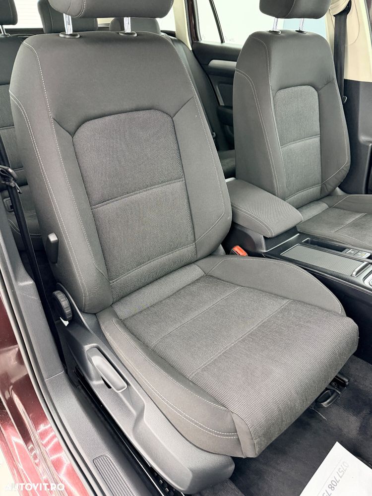 Volkswagen Passat Variant 2.0 TDI (BlueMotion Technology) Trendline - 16