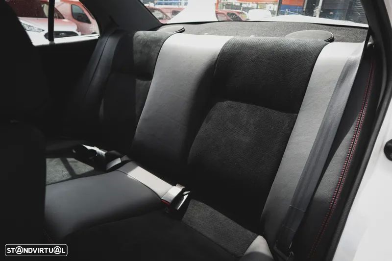 Mitsubishi Lancer - 8