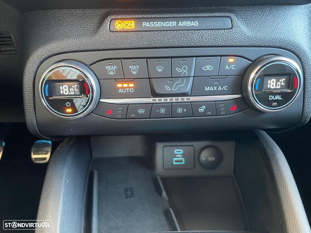 Ford Focus 1.0 EcoBoost MHEV ST-Line X - 26