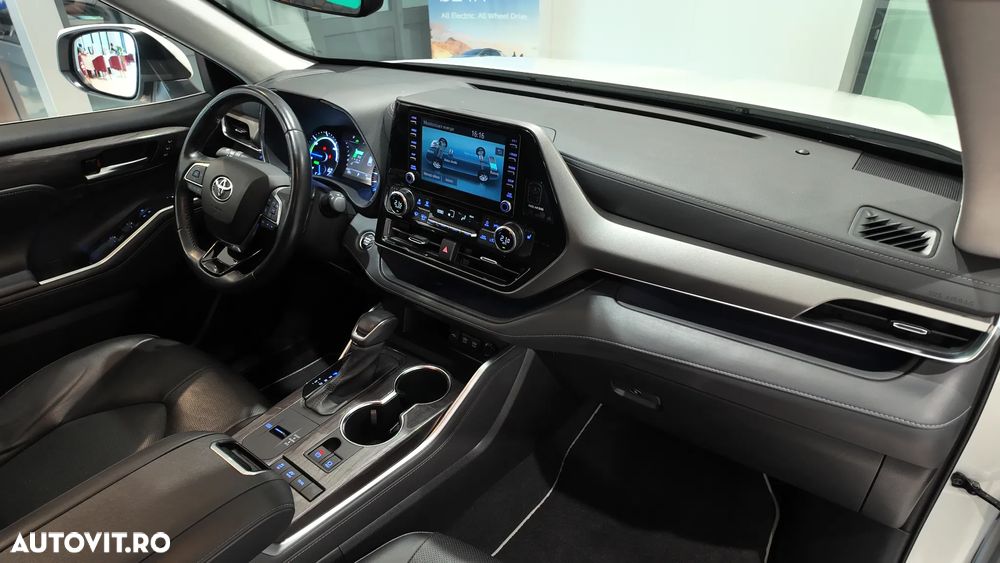 Toyota Highlander 2.5 L Dynamic Force 248CP Exclusive Pearly - 17