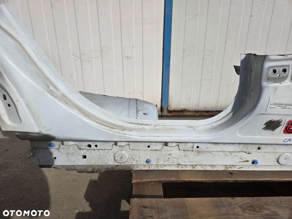 Próg prawy Citroen C4 Cactus LIFT EWPB - 3