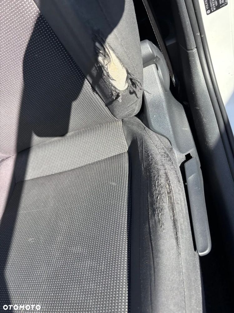 Volkswagen up! take - 12