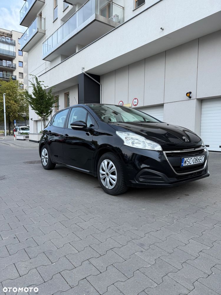Peugeot 208 - 1