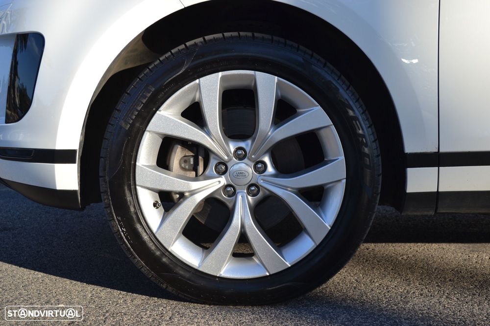 Land Rover Range Rover Evoque 1.5 P300e AWD SE Auto - 12