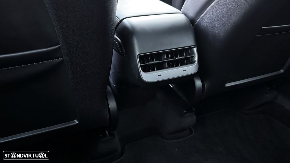 Tesla Model Y RWD - 36