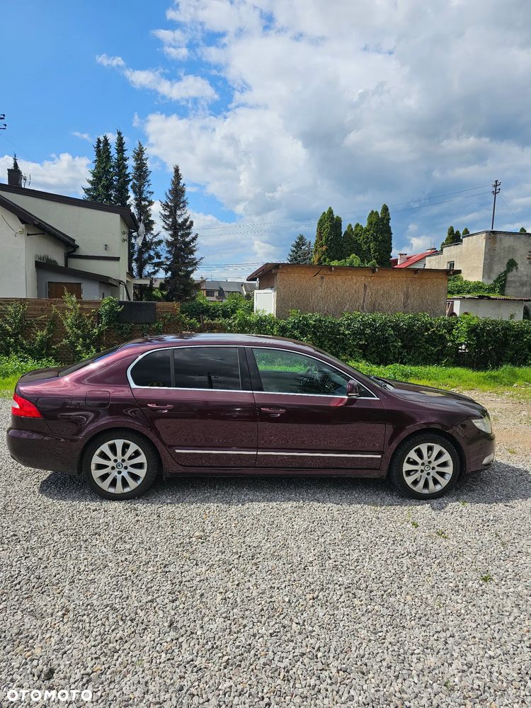 Skoda Superb 2.0 TDI Elegance DSG - 8
