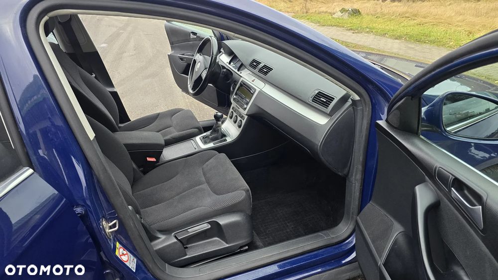 Volkswagen Passat 1.8 TSI Exclusive - 31