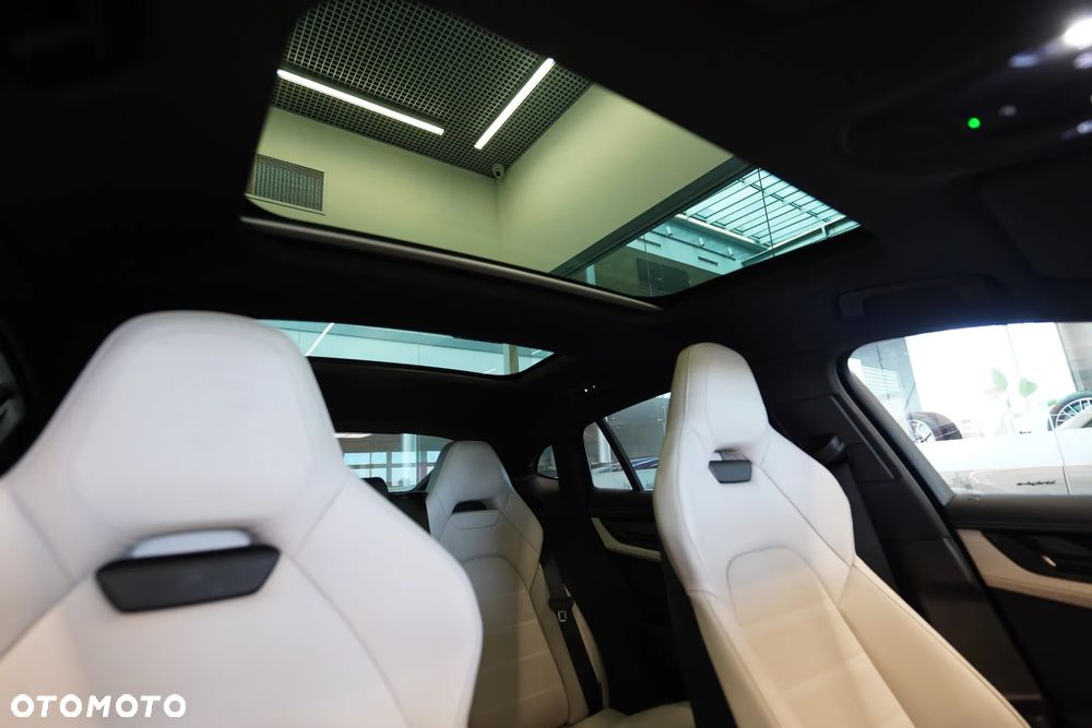 Porsche Panamera - 33