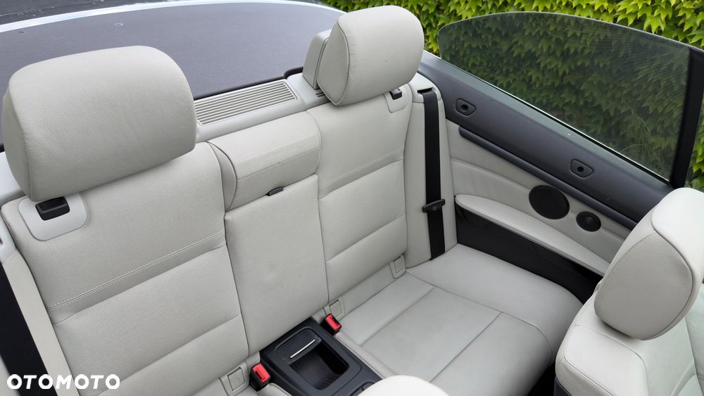 BMW Seria 3 330i - 16