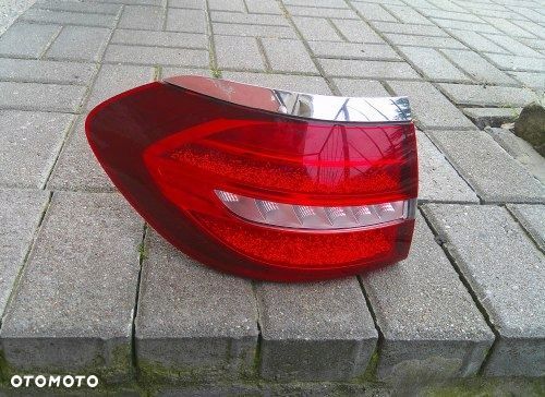 MERCEDES E KLASA W213 KOMBI LEWA TYLNA LAMPA LED ORYGINAŁ - 1