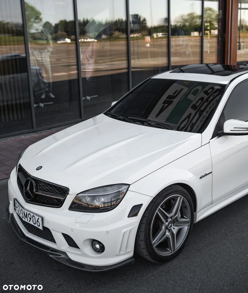 Mercedes-Benz Klasa C 63 AMG - 9