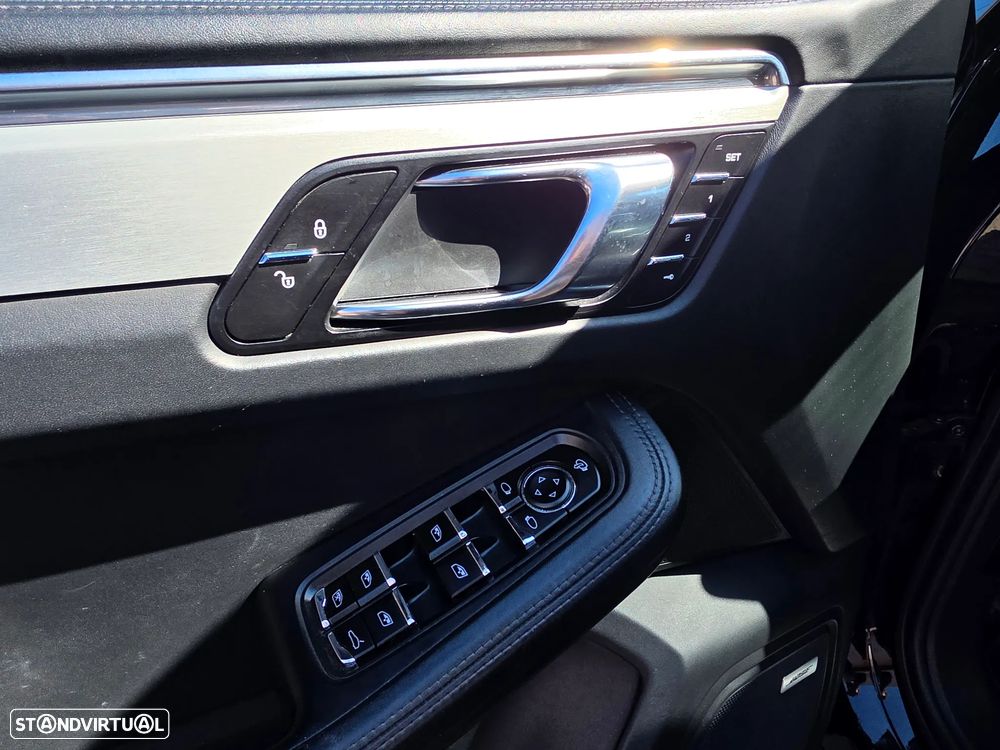 Porsche Macan Turbo PDK - 12