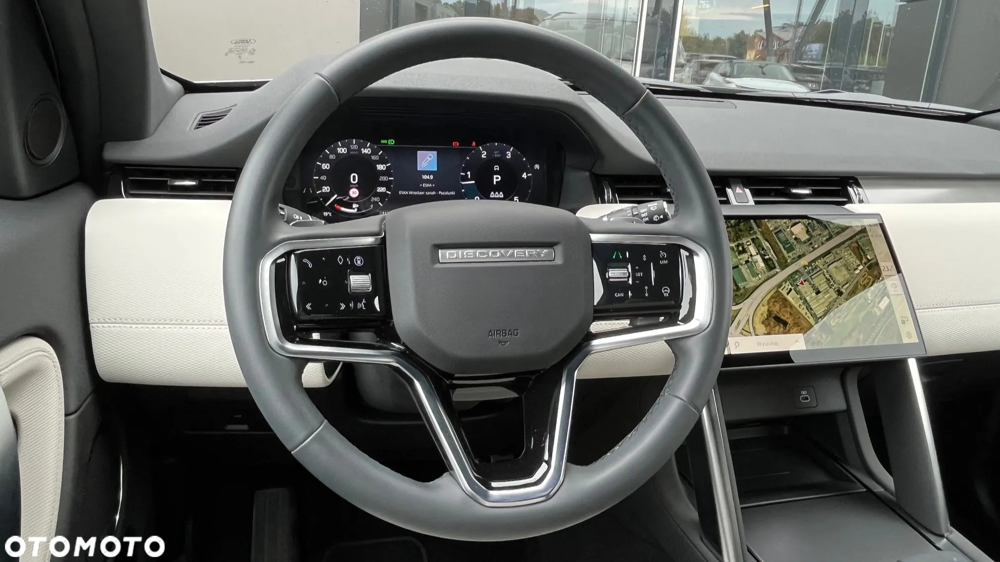 Land Rover Discovery Sport - 12