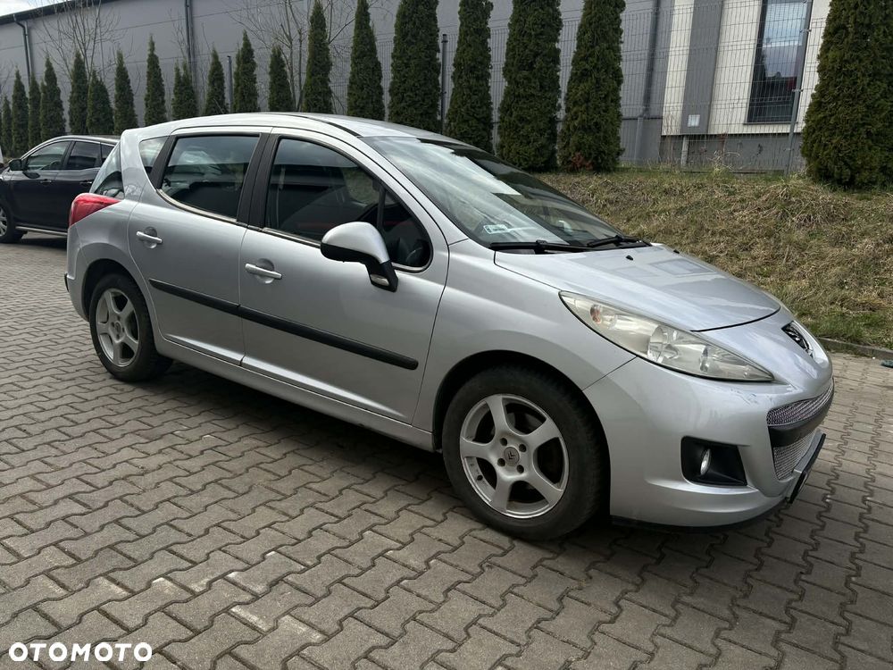 Peugeot 207 1.4 - 5