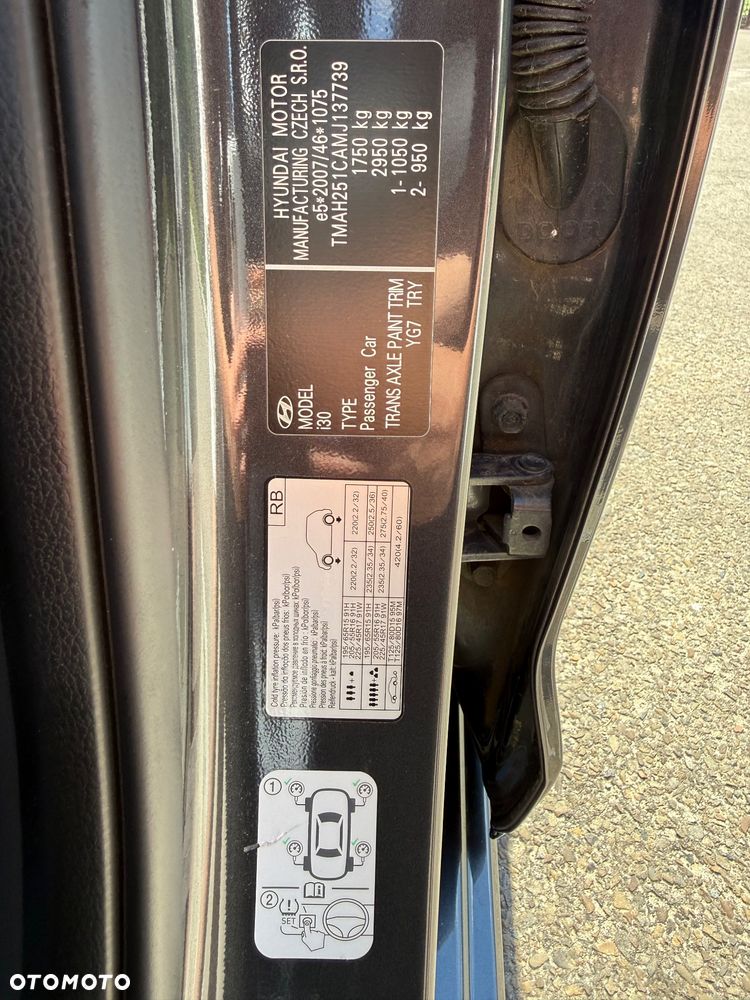 Hyundai i30 1.5 DPI Classic + - 14