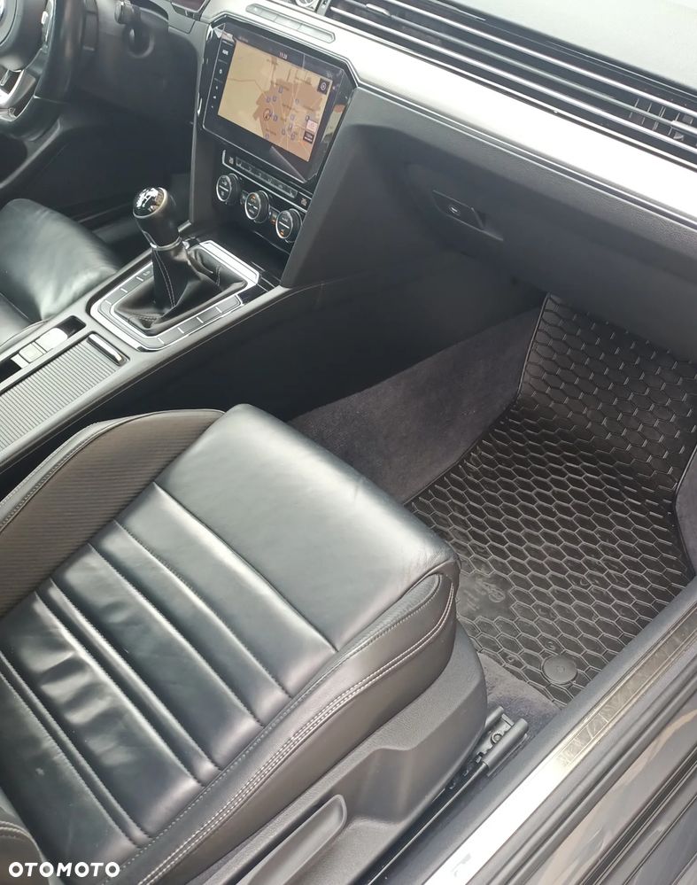 Volkswagen Passat - 15