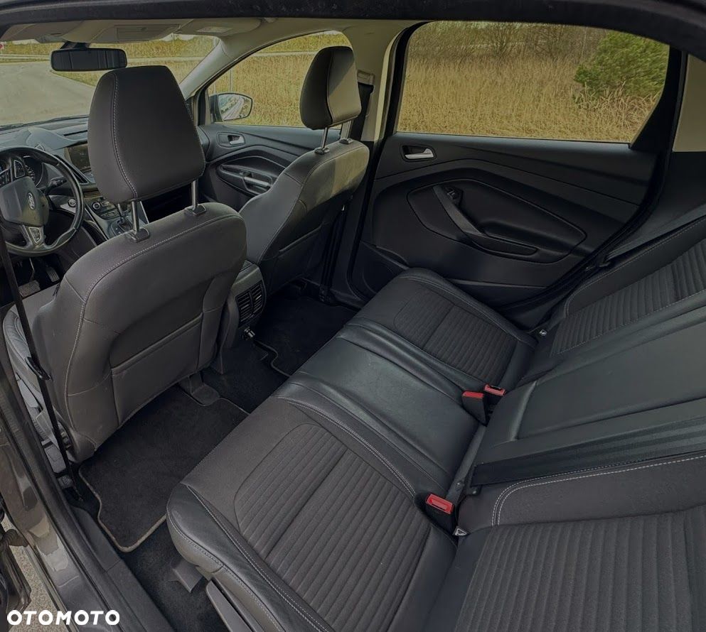 Ford Kuga 1.5 EcoBoost 4x4 Titanium - 17