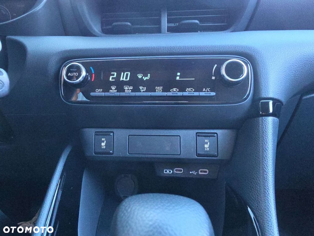 Toyota Yaris Hybrid 1.5 Style - 18