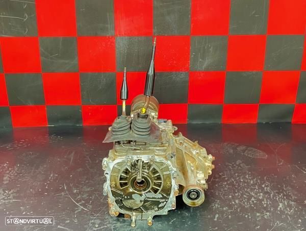 Caixa De Transferências Mitsubishi L 200 / Triton Camião De Plataforma - 2