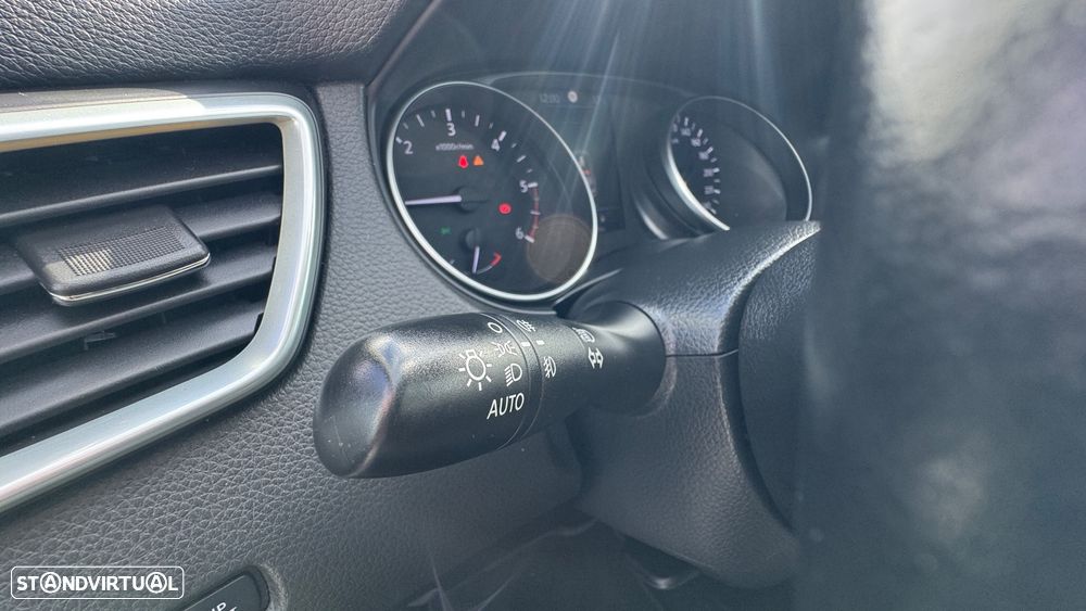 Nissan Qashqai 1.5 dCi N-Connecta - 18