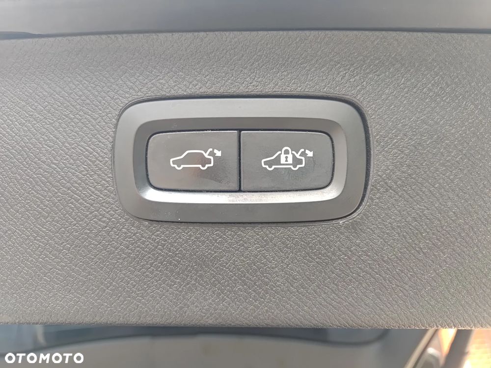Volvo XC 90 D5 AWD Geartronic Inscription - 24