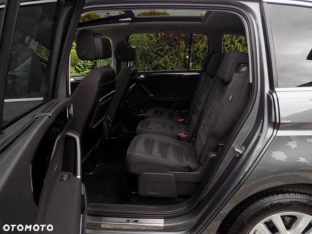 Volkswagen Touran - 28