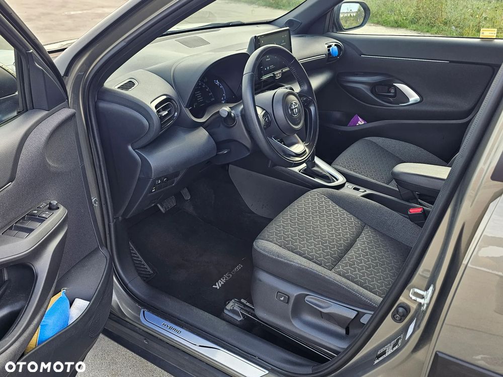 Toyota Yaris Cross Hybrid 1.5 Comfort 4x4 - 16