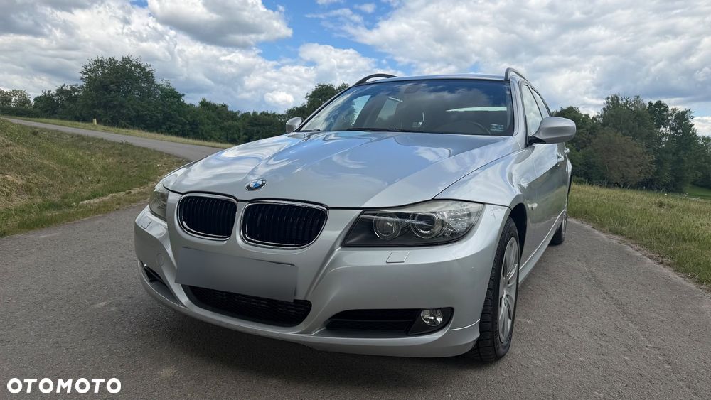 BMW Seria 3 320d xDrive - 25