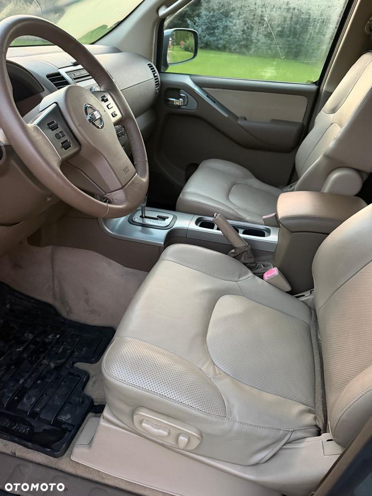 Nissan Pathfinder 2.5 D Platinum - 9