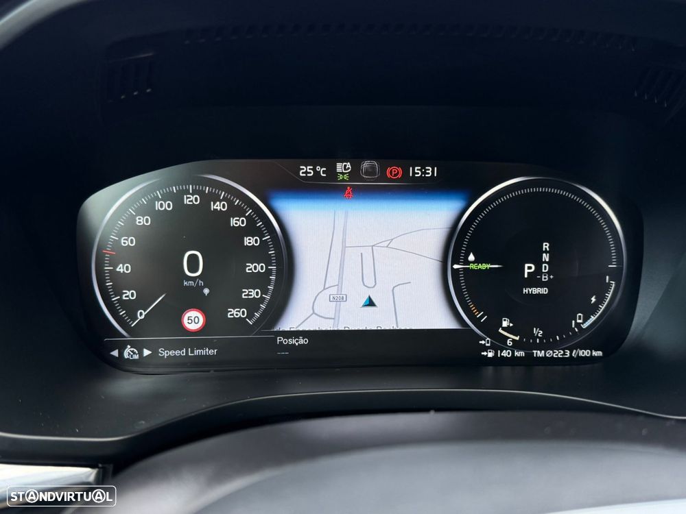 Volvo XC 60 2.0 T8 PHEV Momentum Plus AWD - 30