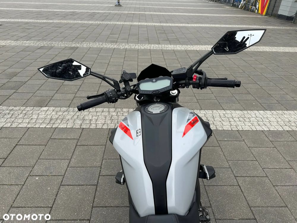 Yamaha MT - 7