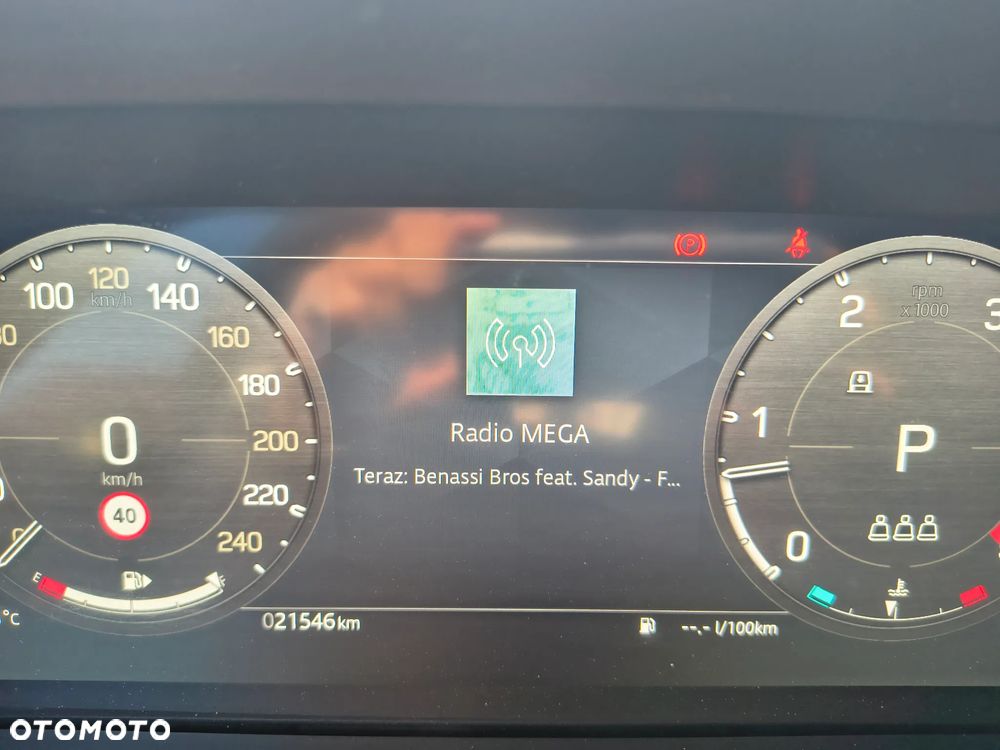 Land Rover Defender 3.0 D250 mHEV X-Dynamic SE - 16
