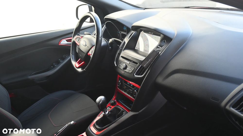 Ford Focus 2.0 TDCi ST-Line Red ASS - 38