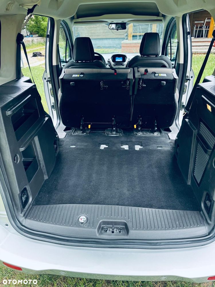 Ford E-Tourneo Courier - 12