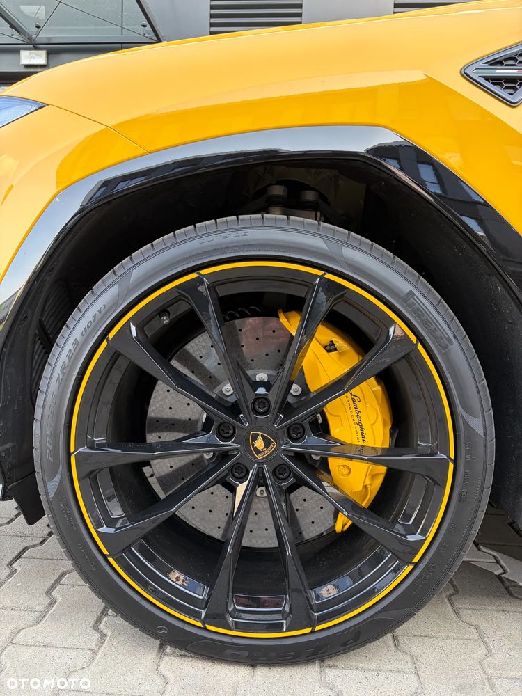 Lamborghini Urus - 12