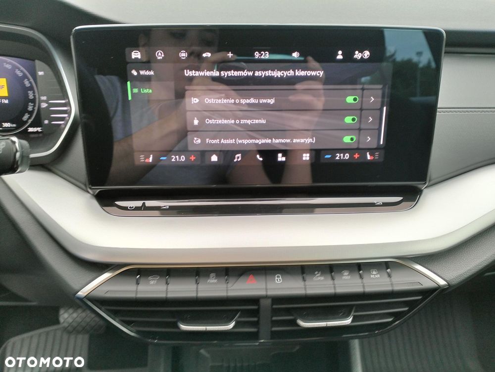 Skoda Octavia 1.5 TSI mHEV Selection DSG - 24