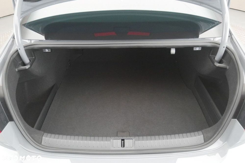 Volkswagen Passat 2.0 TSI Elegance DSG - 16
