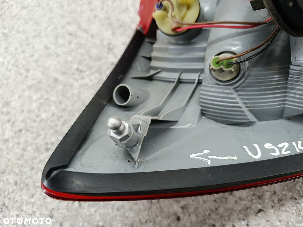 LAMPA TYLNA PRAWA SKODA FABIA II 11-C267 TYC HATCHBACK - 9