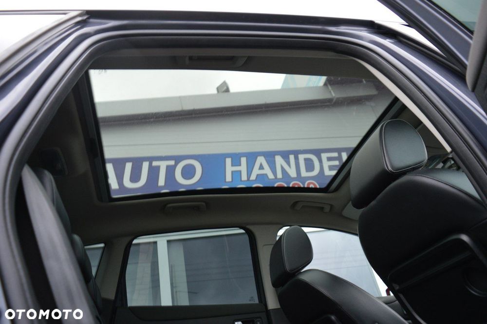 Ford Kuga 2.0 TDCi 2x4 Titanium - 29