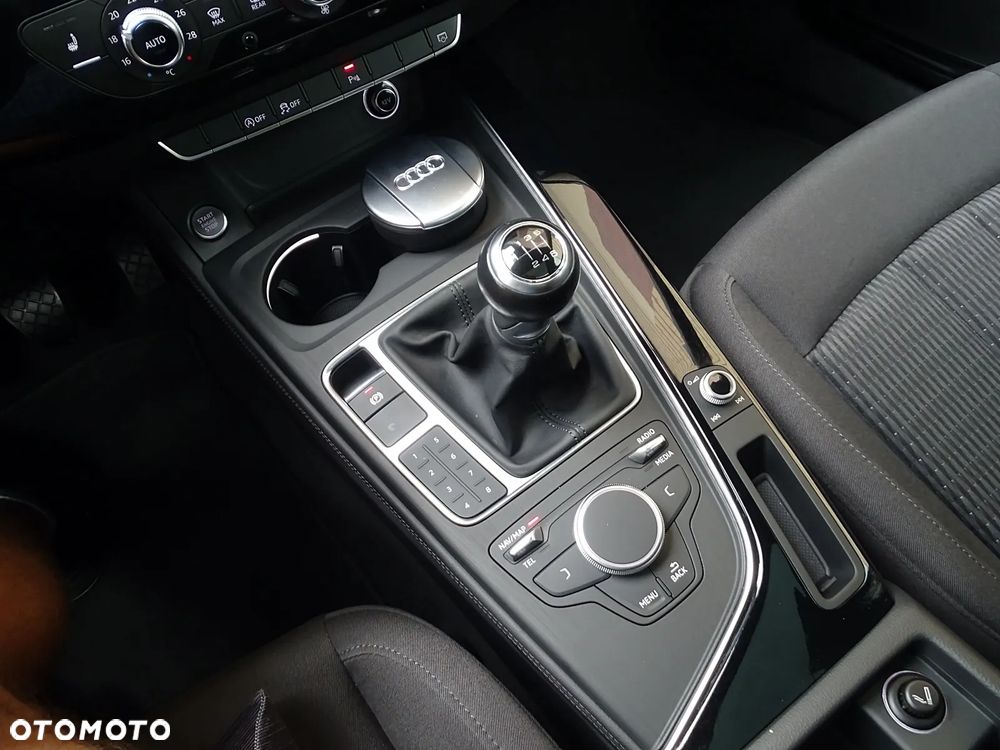 Audi A4 Avant 1.4 TFSI design - 35