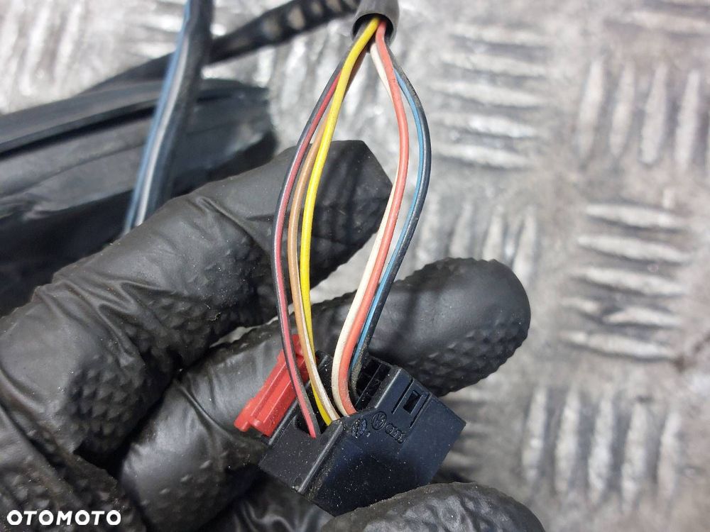 LUSTERKO LEWE ELEKTRYCZNE VOLKSWAGEN PASSAT B6 LA5E 6 PIN EU ID: 239561 - 6