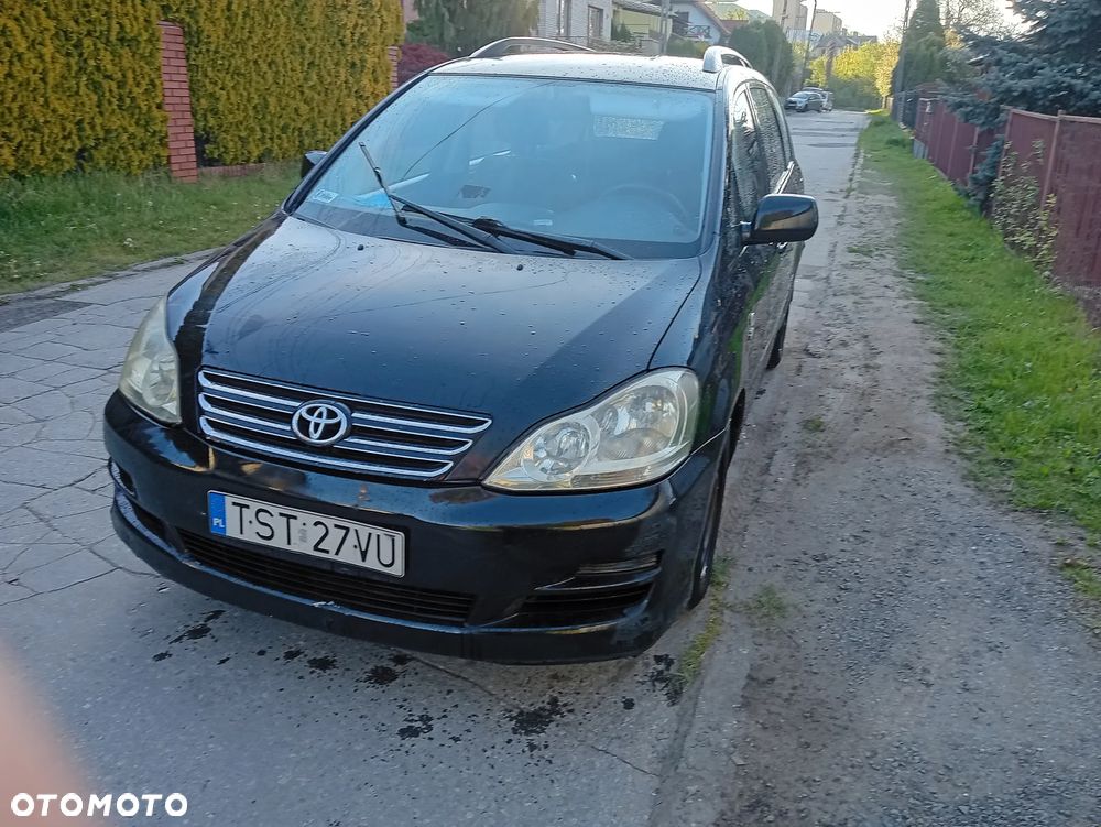 Toyota Avensis Verso D-4D - 1
