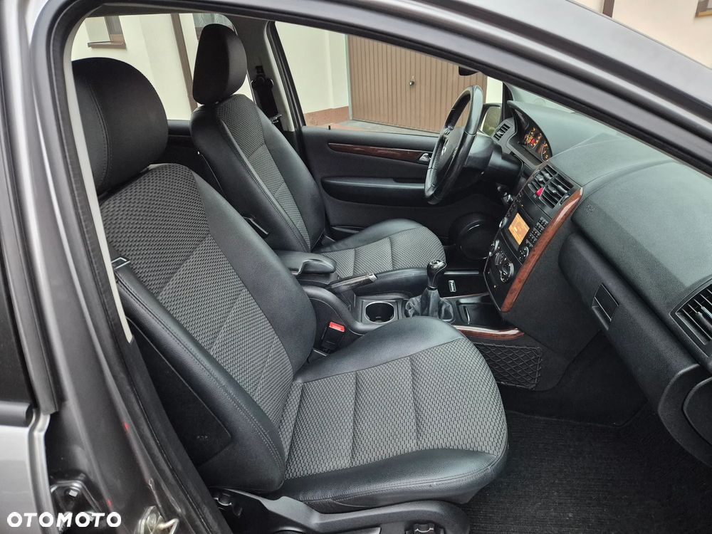 Mercedes-Benz Klasa A 150 BlueEFFICIENCY Elegance - 19