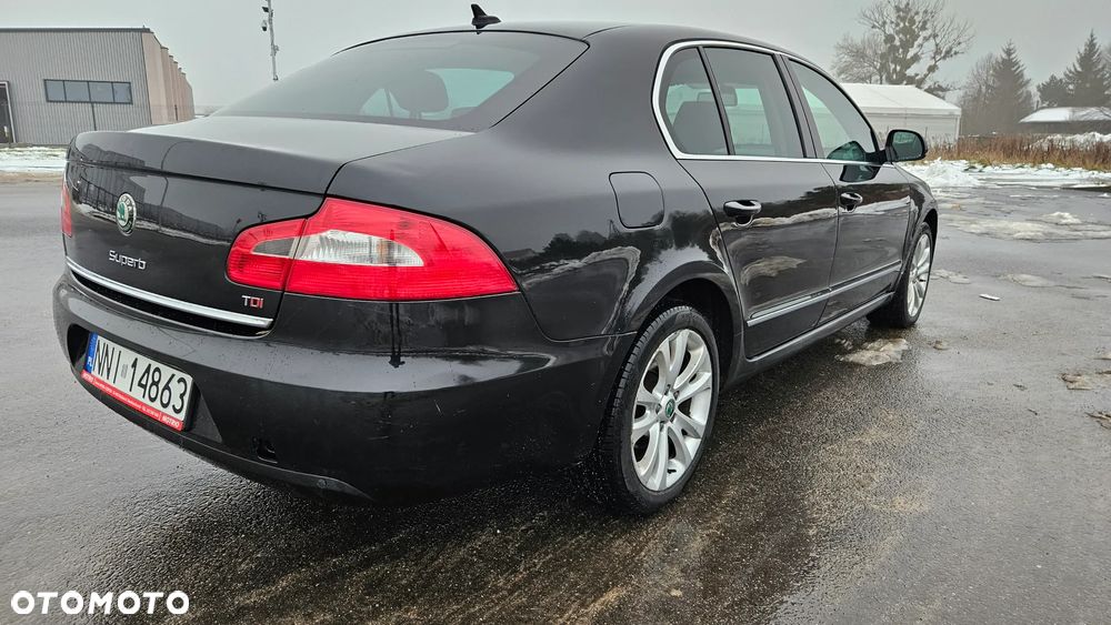 Skoda Superb 2.0 TDI Comfort DSG - 26
