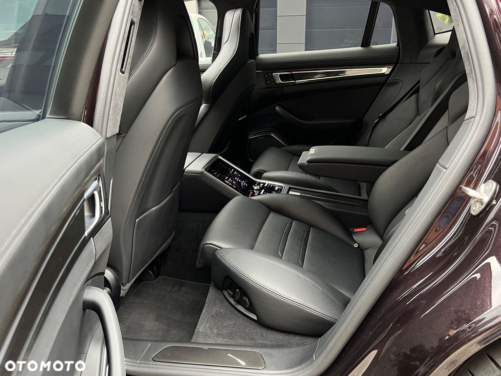 Porsche Panamera Turbo S - 12