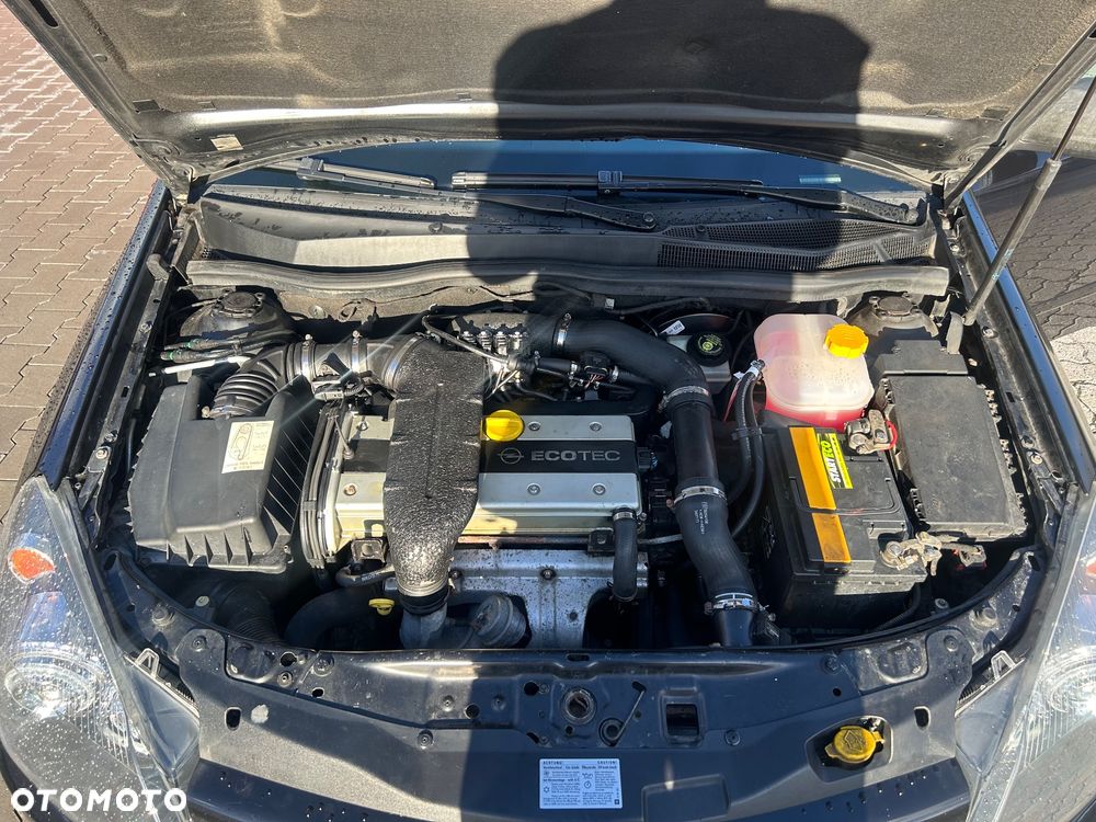 Opel Astra 2.0 T Sport - 14