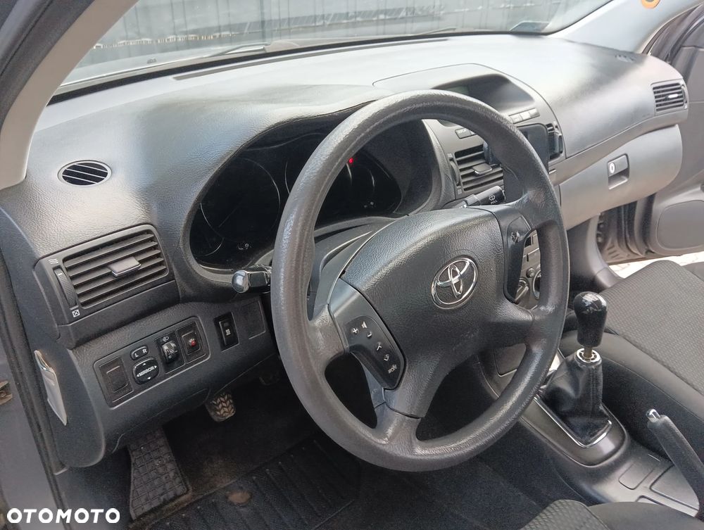 Toyota Avensis 2.0 D-4D Luna - 3